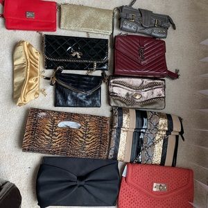 Lot of (12) women’s purses